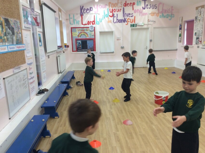 Image of Busy Bees playing games in PE
