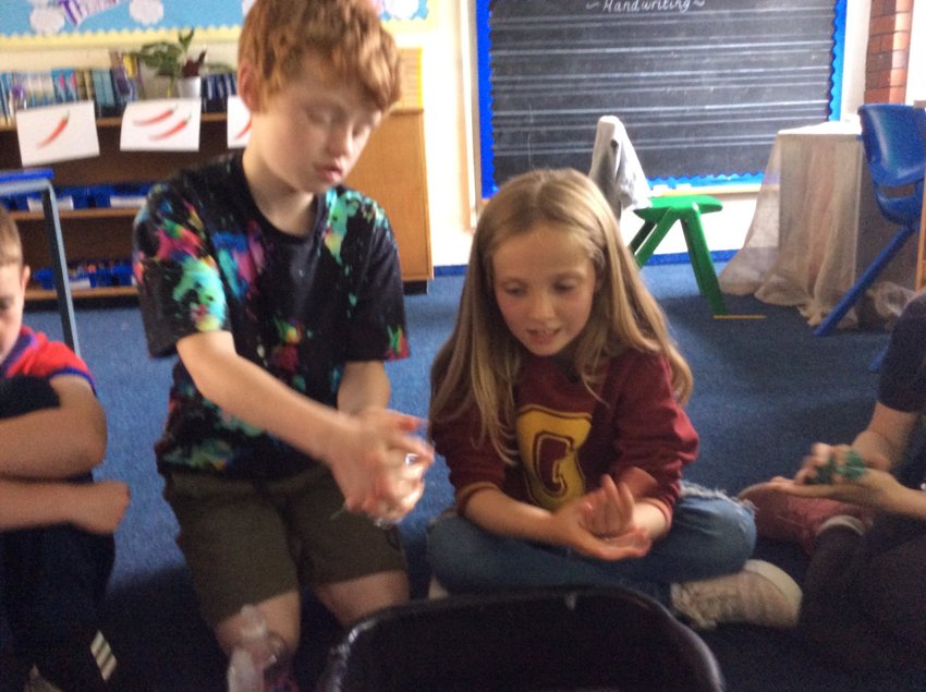 Image of PSHE - washing our hands